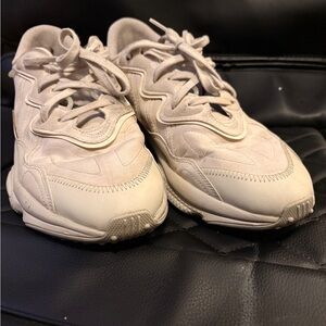 Neutral Lace-Up Adidas Sneakers - Cream